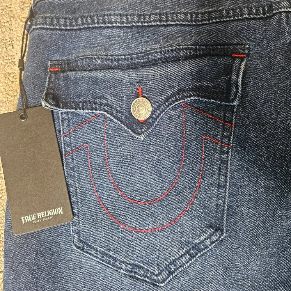 NWT TRUE RELIGION Men Ricky Relaxed Straight Jeans 33x34 Flap Pockets Red Stitch